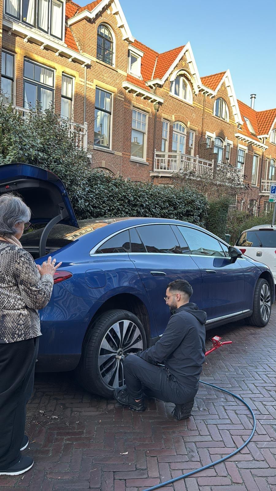 Lekke band elektrische auto: autoband vervangen op locatie door Lekke Band SOS